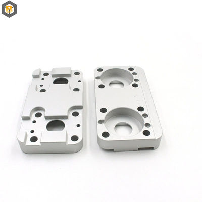 Alta precisione 5 assi Peek Fresatura di plastica girando parte personalizzata lavorata per la macchina CNC