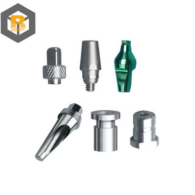 Kit universale per impianti dentali con abutment personalizzato